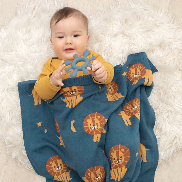 Cute Whimsical 100 % Cotton Knit Lion Baby Blanket