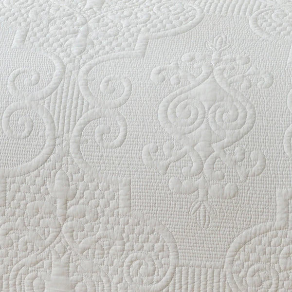 Boutique White Floral Quilted Coverlet Bedcover Set