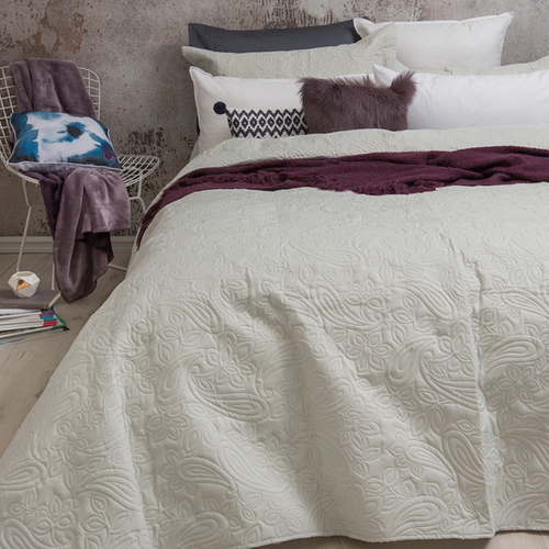 Paisley Ivory Coverlet Bedcover & Pillow Case Set