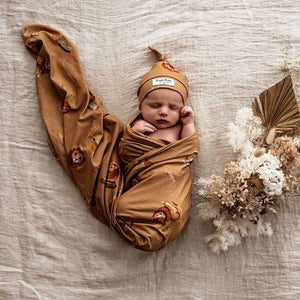 Roar Baby Snuggle Hunny Lion Jersey Newborn Baby Wrap & Beanie Set