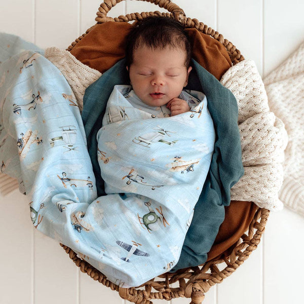 Taking Flight Snuggle Hunny Organic Cotton Muslin Wrap