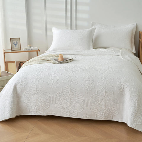 Classic Quilts Boutique White Floral Quilted Coverlet Bedcover Set Available in 4 Sizes