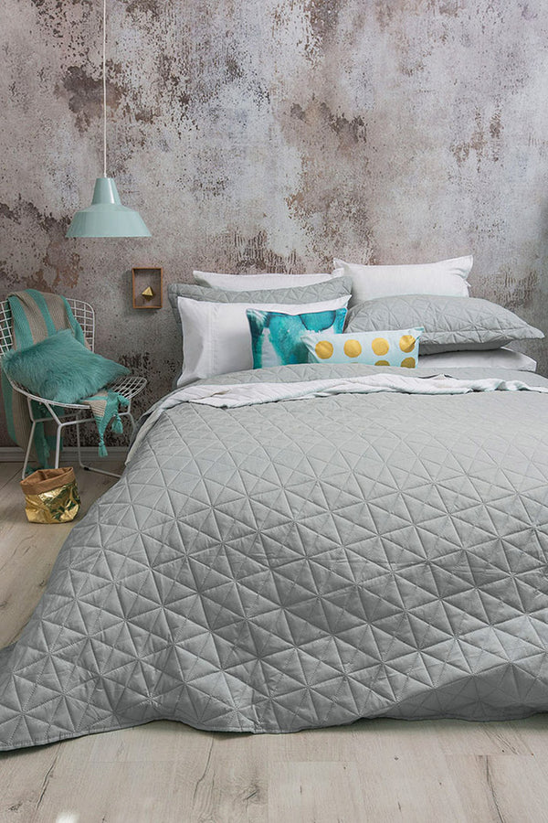 Regent Silver Queen / King  Coverlet Bedcover Bedspread Set