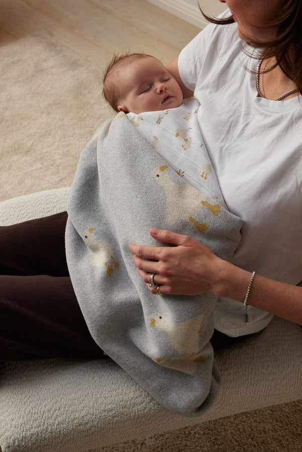 Jiggle & Giggle Wiggles the Duck Knitted Baby Blanket