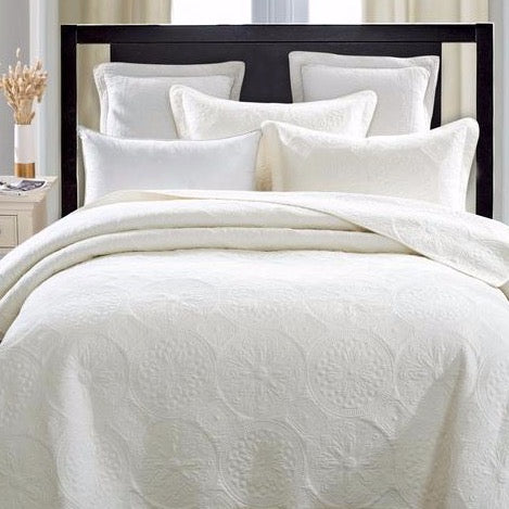 Elegant Ivory Quilted Coverlet Bedcover Set Available in 4 Sizes