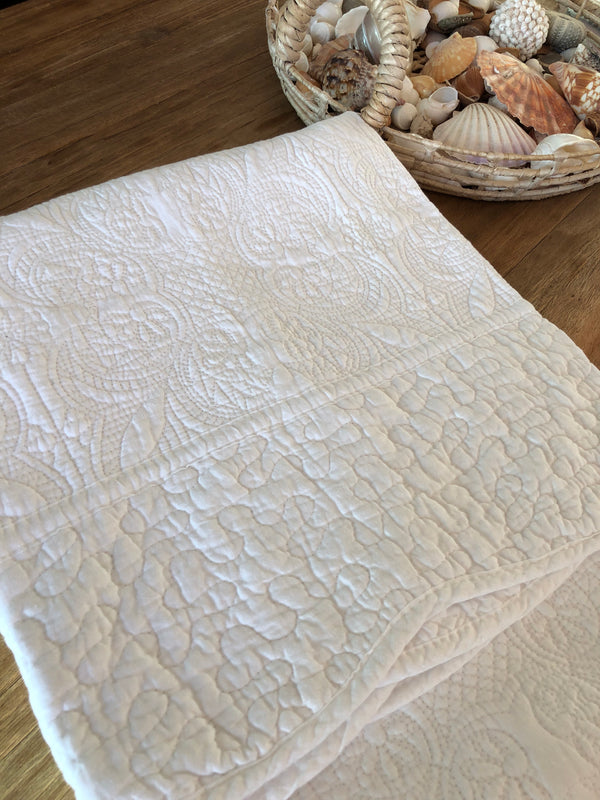 Marcella Antique White Quilted Cotton Throw Rug