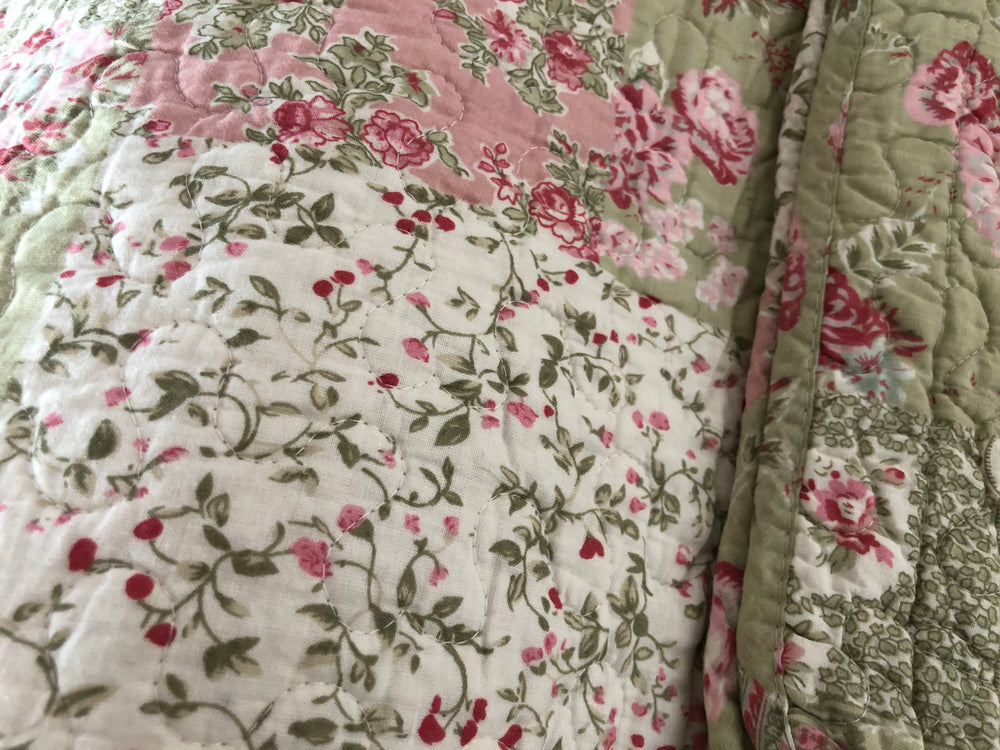 Cottage Sprig Patchwork Single Quilted Coverlet Bedcover & one Pillow Case Set