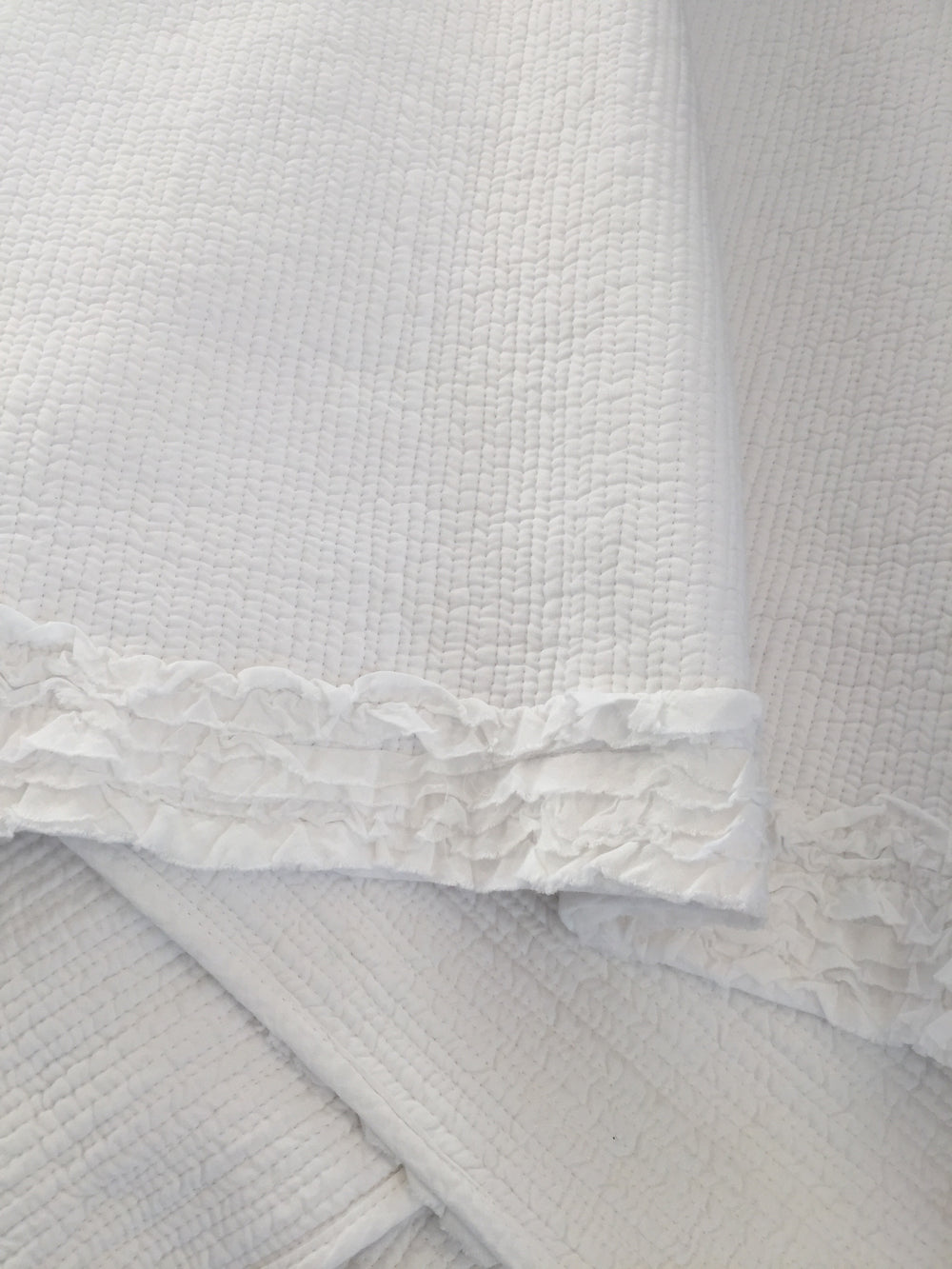 Maple Cotton Quilted Shabby Chic Throw Rug in White