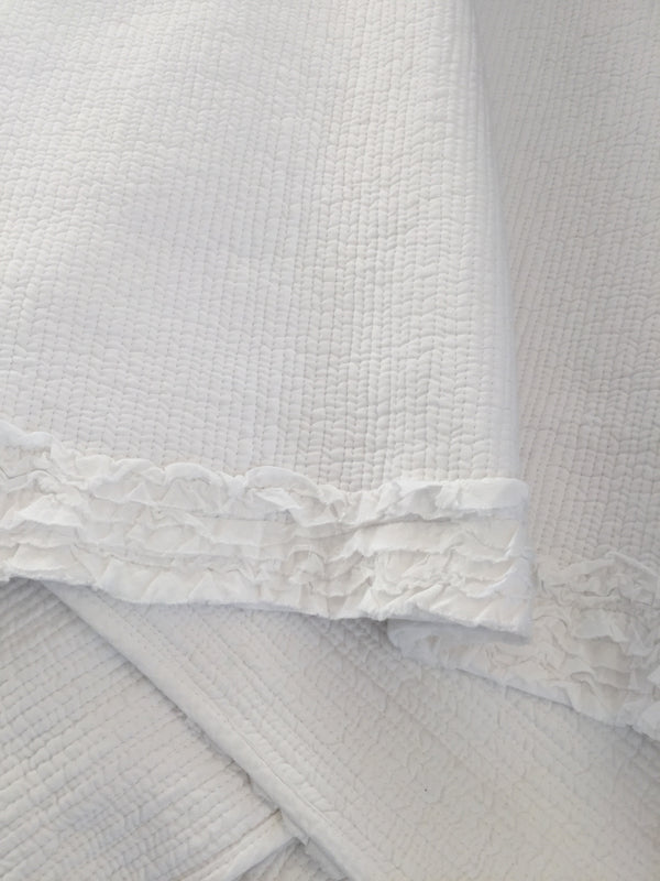 Maple Cotton Quilted Shabby Chic Throw Rug in White