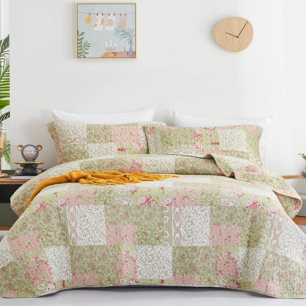 Cottage Sprig Patchwork Single Quilted Coverlet Bedcover & one Pillow Case Set