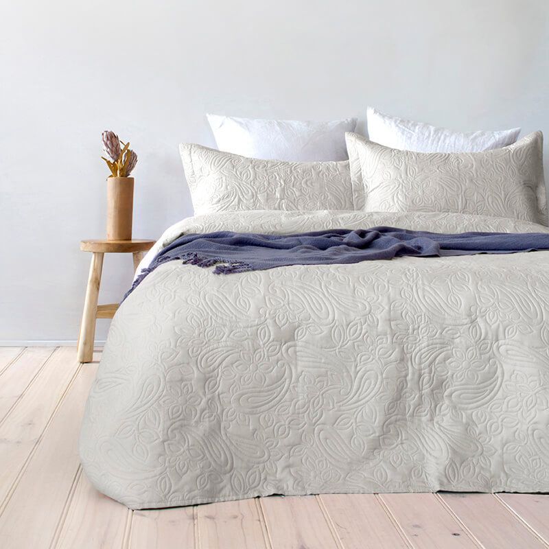 Paisley Ivory Coverlet Bedcover & Pillow Case Set